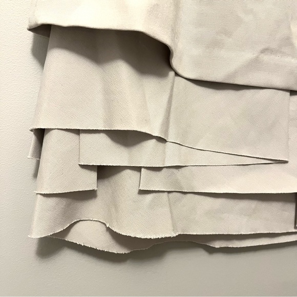 🎉RARE🎉 BCBGMaxAzria gray pearl layered pleated skirt - Picture 6 of 15